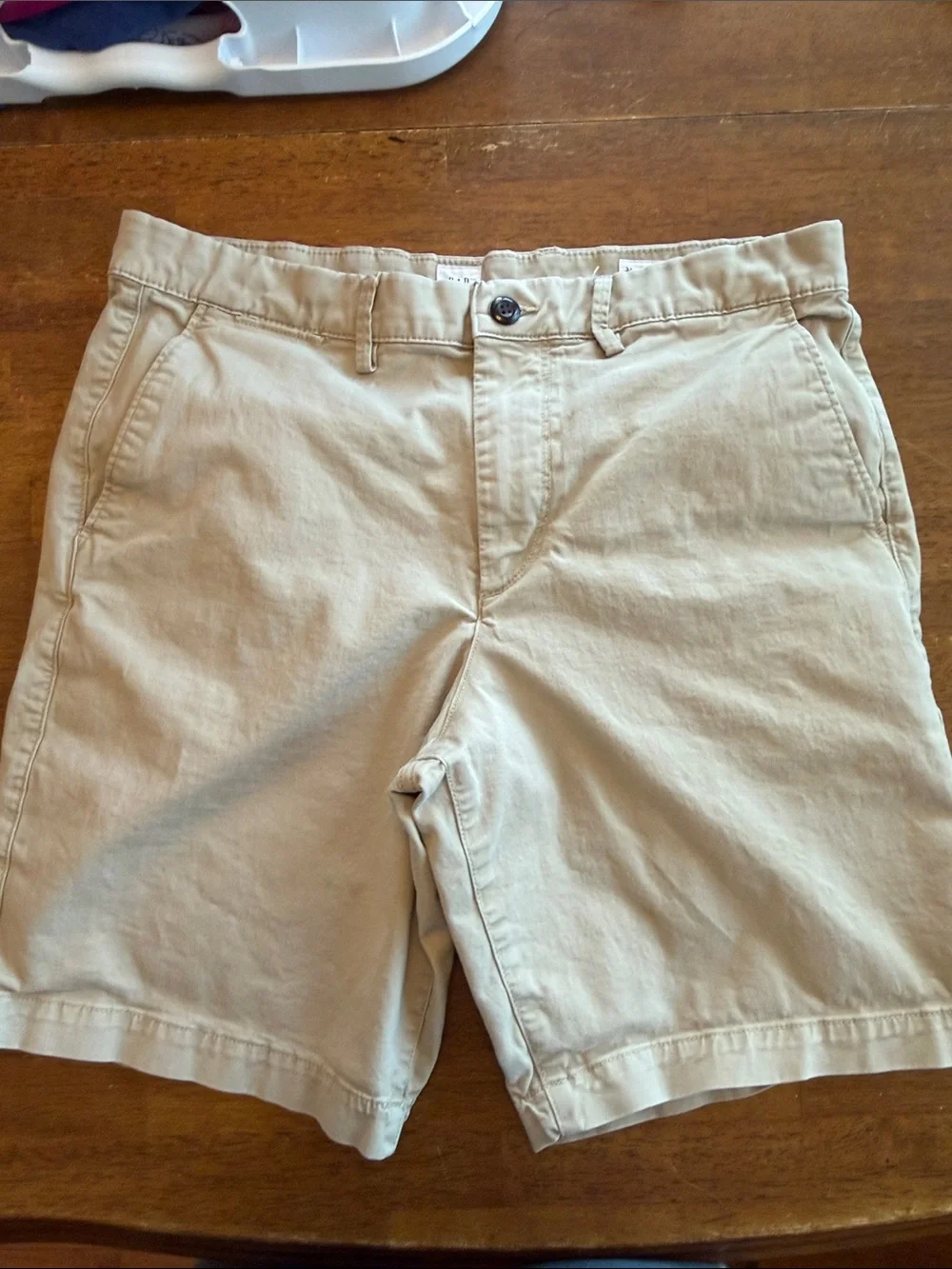 GAP Men’s Casual Lightweight Khaki Shorts